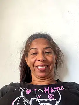 maleja23 online show from November 26, 2025, 1:11 pm