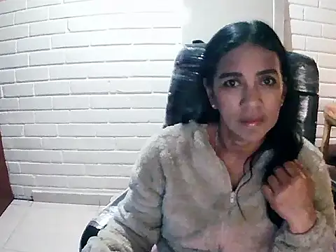 Snapshot of MiiaVelasquez chatting on October 15, 2025, 3:38 am MiiaVelasquez online show from October 15, 2025, 3:38 am