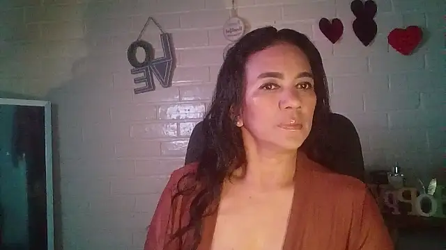 Snapshot of MiiaVelasquez chatting on March 28, 2026, 5:08 am MiiaVelasquez online show from March 28, 2026, 5:08 am