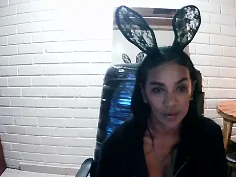 Snapshot of MiiaVelasquez chatting on October 16, 2025, 3:48 am MiiaVelasquez online show from October 16, 2025, 3:48 am