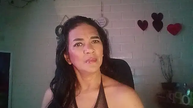 Snapshot of MiiaVelasquez chatting on April 4, 2026, 4:41 am MiiaVelasquez online show from April 4, 2026, 4:41 am