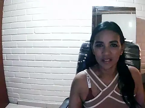 Snapshot of MiiaVelasquez chatting on October 18, 2025, 5:42 am MiiaVelasquez online show from October 18, 2025, 5:42 am