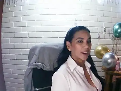 Snapshot of MiiaVelasquez chatting on November 21, 2025, 4:11 am MiiaVelasquez online show from November 21, 2025, 4:11 am