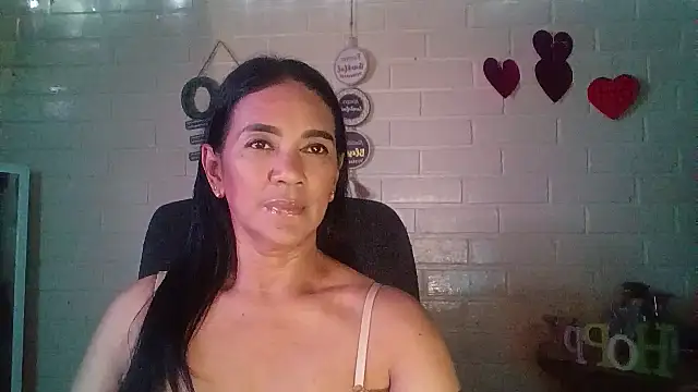 Snapshot of MiiaVelasquez chatting on March 29, 2026, 5:20 am MiiaVelasquez online show from March 29, 2026, 5:20 am