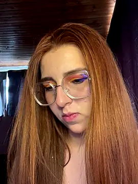 CoraVibes online show from October 31, 2025, 12:24 pm