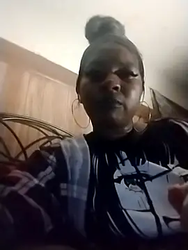 Ladiv33 online show from October 30, 2025, 5:21 pm