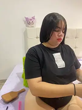 Snapshot of Kuromy_x chatting on October 27, 2025, 7:04 pm Kuromy x online show from October 27, 2025, 7:04 pm