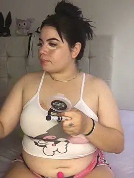 Snapshot of Kuromy_x chatting on November 11, 2025, 6:58 pm Kuromy x online show from November 11, 2025, 6:58 pm