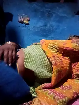 Radha8080 online show from October 5, 2025, 8:10 pm