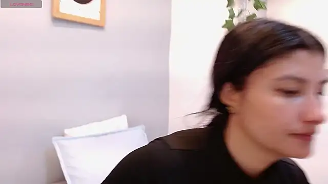 Snapshot of louis_k chatting on June 19, 2026, 11:27 am louis k online show from June 19, 2026, 11:27 am