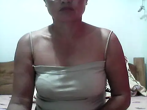 Snapshot of nathalie0045 chatting on October 22, 2025, 10:04 am nathalie0045 online show from October 22, 2025, 10:04 am