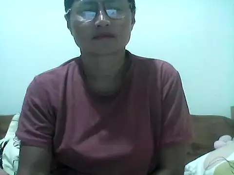 Snapshot of nathalie0045 chatting on July 9, 2026, 9:21 am nathalie0045 online show from July 9, 2026, 9:21 am