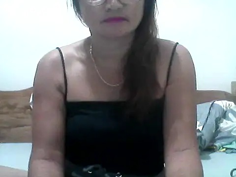 nathalie0045 online show from February 20, 2026, 7:10 am