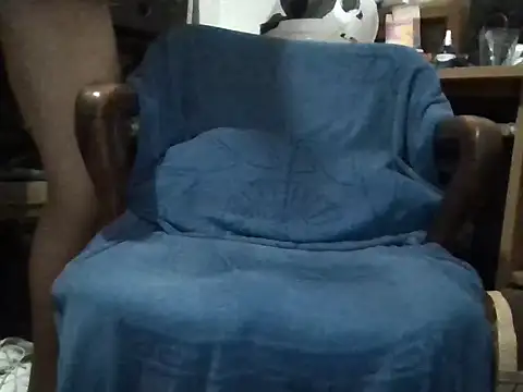 Kriss7777 online show from October 14, 2025, 4:40 pm