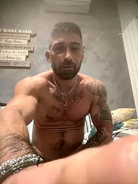 Snapshot of GmGit chatting on October 28, 2025, 3:18 am GmGit online show from October 28, 2025, 3:18 am