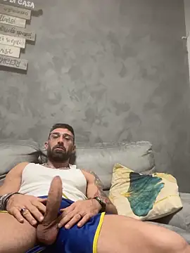 Snapshot of GmGit chatting on November 1, 2025, 3:24 am GmGit online show from November 1, 2025, 3:24 am