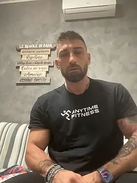 Snapshot of GmGit chatting on November 12, 2025, 3:21 am GmGit online show from November 12, 2025, 3:21 am