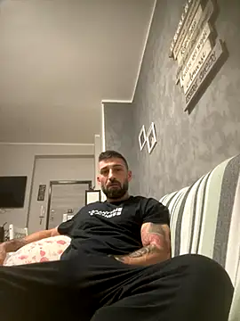 Snapshot of GmGit chatting on November 18, 2025, 2:59 am GmGit online show from November 18, 2025, 2:59 am