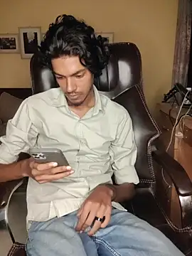 Snapshot of thecatfish chatting on November 4, 2025, 9:29 pm thecatfish online show from November 4, 2025, 9:29 pm