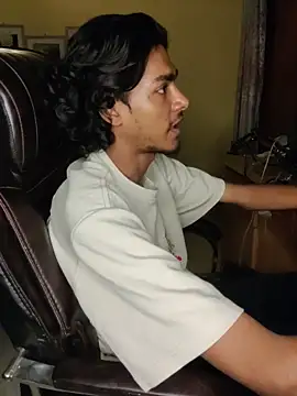 Snapshot of thecatfish chatting on November 1, 2025, 5:18 pm thecatfish online show from November 1, 2025, 5:18 pm