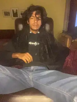 Snapshot of thecatfish chatting on November 23, 2025, 9:47 pm thecatfish online show from November 23, 2025, 9:47 pm