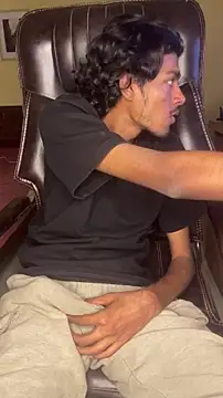 Snapshot of thecatfish chatting on November 17, 2025, 11:36 am thecatfish online show from November 17, 2025, 11:36 am