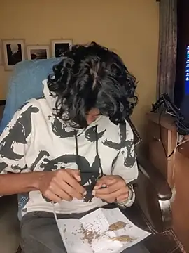 Snapshot of thecatfish chatting on November 16, 2025, 8:46 pm thecatfish online show from November 16, 2025, 8:46 pm