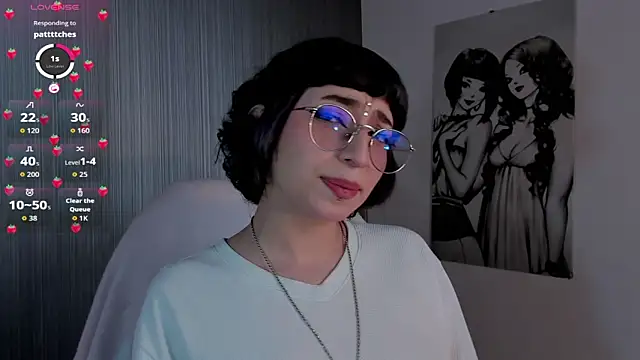 Snapshot of Lexyy_Bluee chatting on November 5, 2025, 3:37 pm Lexyy Bluee online show from November 5, 2025, 3:37 pm