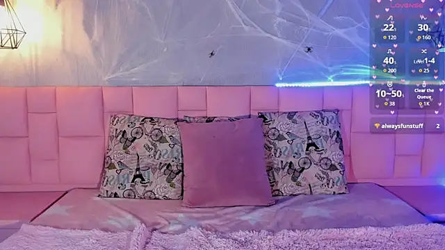 Snapshot of Lexyy_Bluee chatting on October 24, 2025, 4:17 pm Lexyy Bluee online show from October 24, 2025, 4:17 pm