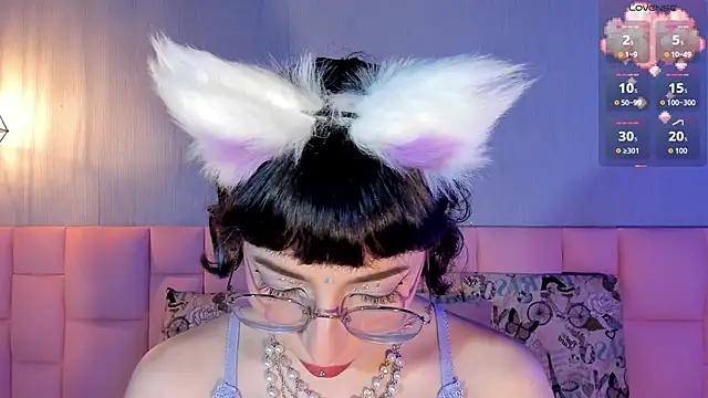 Snapshot of Lexyy_Bluee chatting on November 17, 2025, 3:05 pm Lexyy Bluee online show from November 17, 2025, 3:05 pm