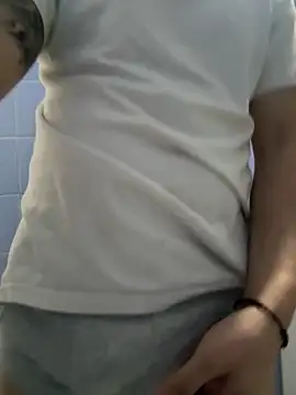 Snapshot of 9999Alez chatting on October 30, 2025, 2:43 am 9999Alez online show from October 30, 2025, 2:43 am