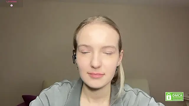 Snapshot of HongTomczak chatting on February 23, 2026, 7:42 am HongTomczak online show from February 23, 2026, 7:42 am