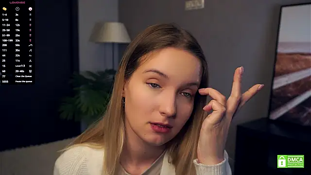 HongTomczak online show from October 16, 2025, 7:38 am