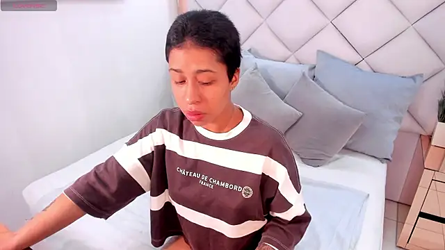 Snapshot of cloemorwen chatting on December 3, 2025, 10:09 pm cloemorwen online show from December 3, 2025, 10:09 pm