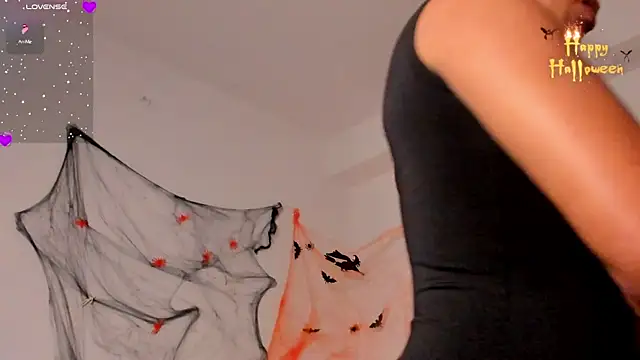 Snapshot of cloemorwen chatting on October 22, 2025, 9:46 pm cloemorwen online show from October 22, 2025, 9:46 pm