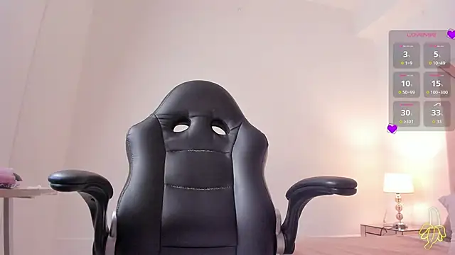 Snapshot of cloemorwen chatting on November 18, 2025, 10:34 pm cloemorwen online show from November 18, 2025, 10:34 pm