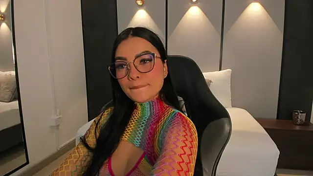 Snapshot of emily_tolson chatting on June 4, 2026, 8:35 pm emily tolson online show from June 4, 2026, 8:35 pm