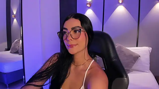 Snapshot of emily_tolson chatting on June 10, 2026, 7:48 pm emily tolson online show from June 10, 2026, 7:48 pm