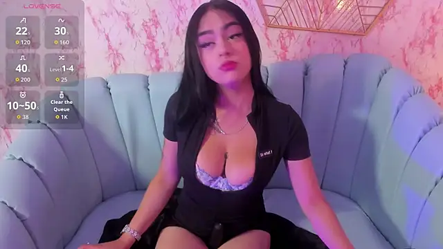 ZafiroMarttinii online show from October 5, 2025, 11:56 am