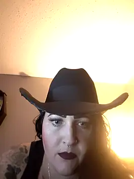 Snapshot of TheRealSophieDee chatting on October 21, 2025, 9:58 pm TheRealSophieDee online show from October 21, 2025, 9:58 pm