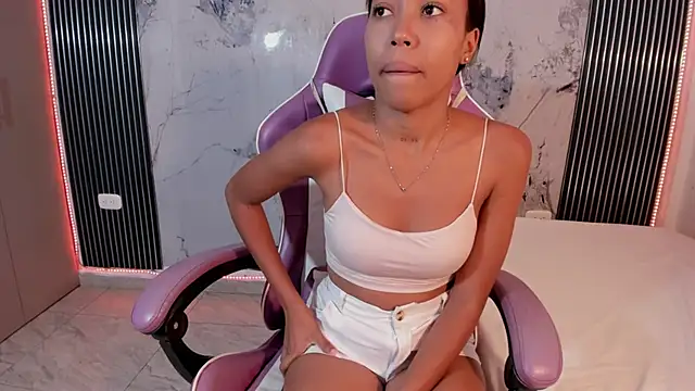 Mia Duarte1 online show from May 6, 2026, 7:29 pm