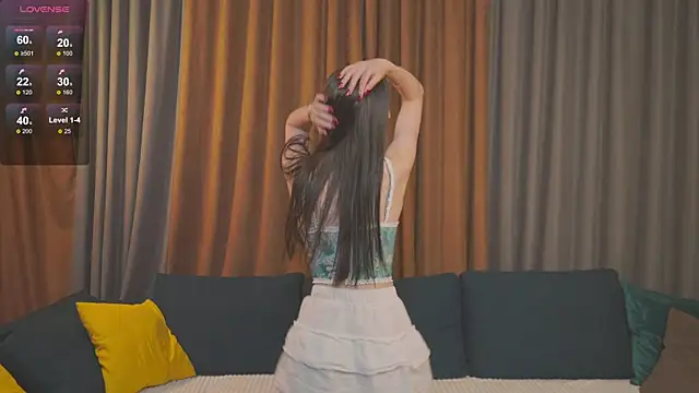 Snapshot of LessyLuiz chatting on November 3, 2025, 11:30 pm LessyLuiz online show from November 3, 2025, 11:30 pm