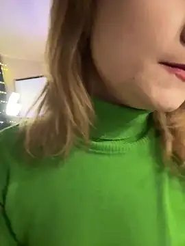 SugarDanger online show from December 18, 2025, 5:01 am