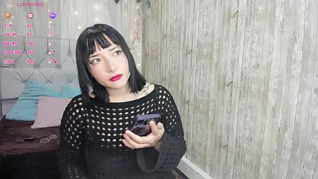 Snapshot of Itsuki_N chatting on November 25, 2025, 12:49 pm Itsuki N online show from November 25, 2025, 12:49 pm