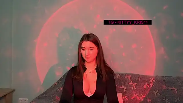 kitty kristy1 online show from November 28, 2025, 8:42 pm