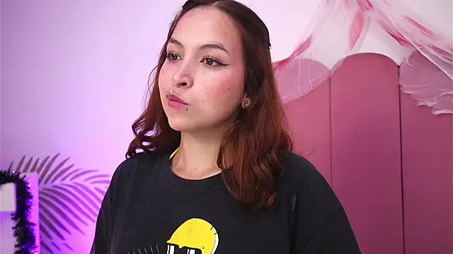 Arianaa Jones  online show from October 23, 2025, 1:10 pm