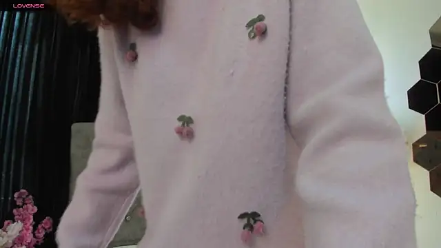 Arianaa Jones  online show from November 17, 2025, 8:13 pm