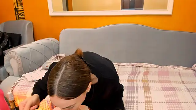 Snapshot of Roxee33 chatting on December 5, 2025, 7:45 pm Roxee33 online show from December 5, 2025, 7:45 pm