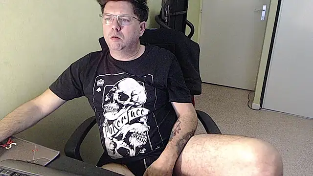 blueandwhite1 online show from February 2, 2026, 4:50 pm