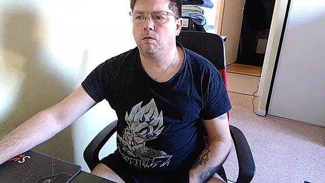 Snapshot of blueandwhite1 chatting on February 6, 2025, 3:41 pm blueandwhite1 online show from February 6, 2025, 3:41 pm